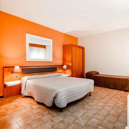 Rhi Porta Bologna Hotel Pieve di Cento Buitenkant foto